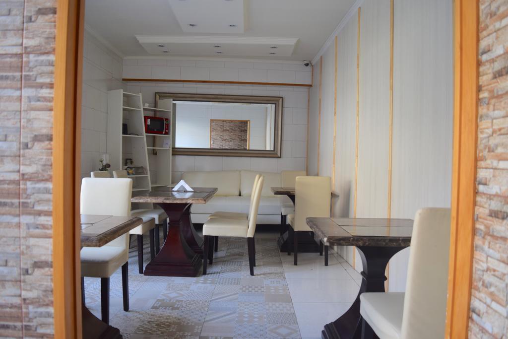 Cosmopolita Hostel Santiago Buitenkant foto